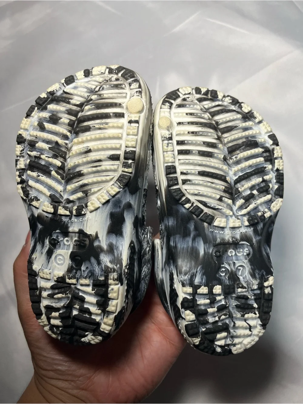 Crocs Classic Marbled Clogs Kids C7 Black‎ White Slip On Water Shoes Lightweight